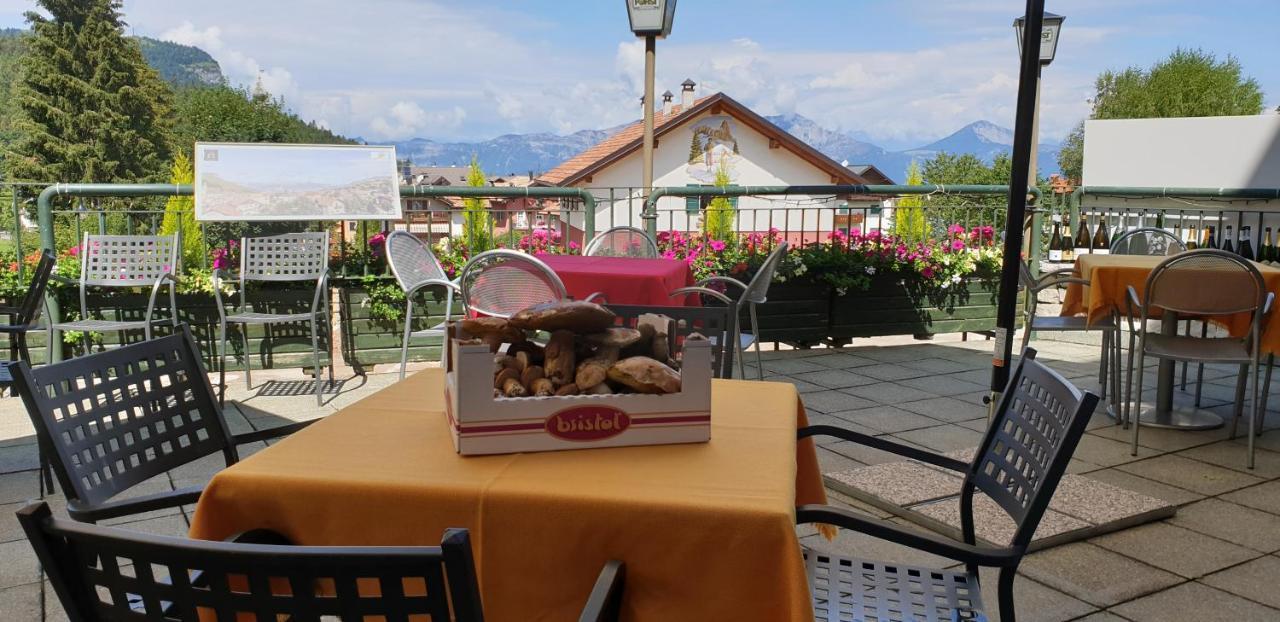 Hotel Martinella Folgaria Kültér fotó